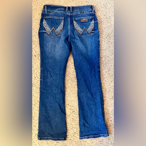 Wrangler Women's Boot Cut Jeans with Embroidered Pockets - Picture 5 of 5